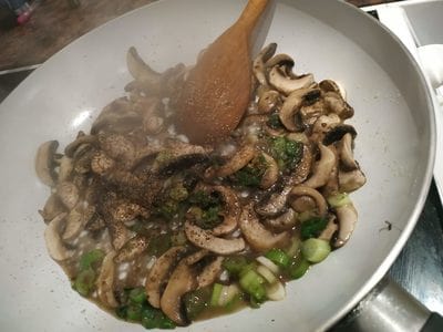 Add the garlic salt pepper grounds Stir in 2 tablespoons of cognac and stir Cognac Chestnut Mushrooms on Floating Zucchini with Asparagus