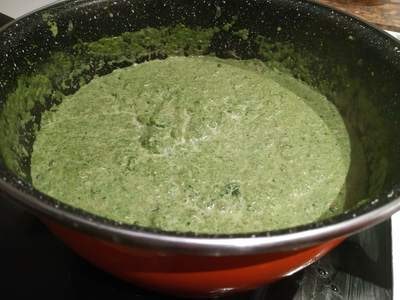 Stir and bring to heat until it starts to simmer Creamy Spinach & Mushrooms Soup
