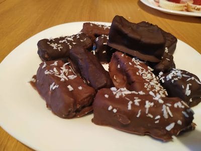 Keep them in the fridge for 30 minutes before serving Homemade Bounty Bars