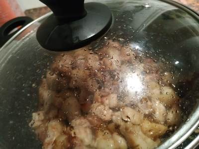 Cook Homemade Pork Cracklings