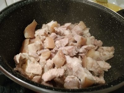 Cook Homemade Pork Cracklings