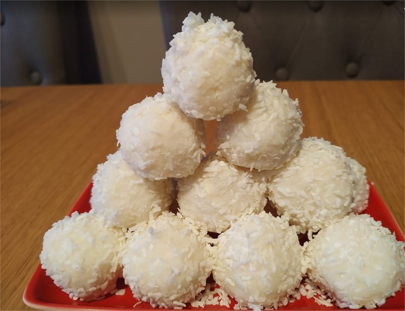 Homemade Raffaello Coconut Balls