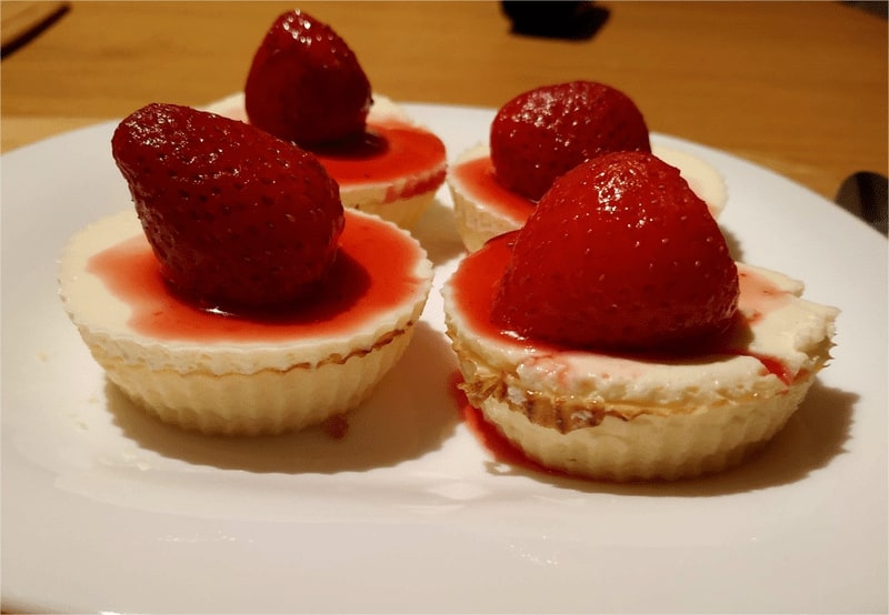 Mini Strawberry Cheese Pies