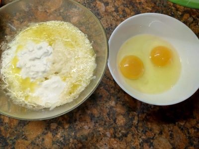 Melt the cheese and two eggs Mozzarella Swirls