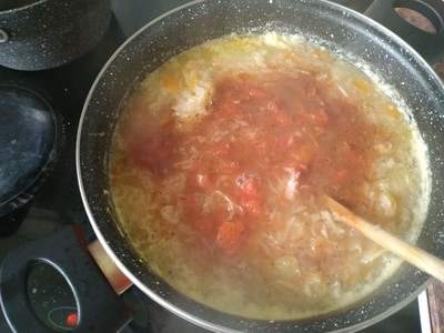Transfer the tomato sauce to cabbage soup Autumn Cabbage Soup
