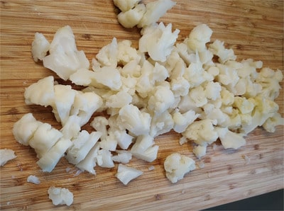 Chop the shallot or onion Cauliflower Florets Soured Soup