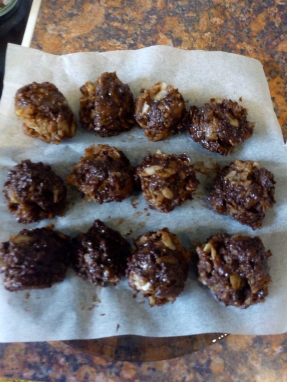 Chocolate almond butter bites