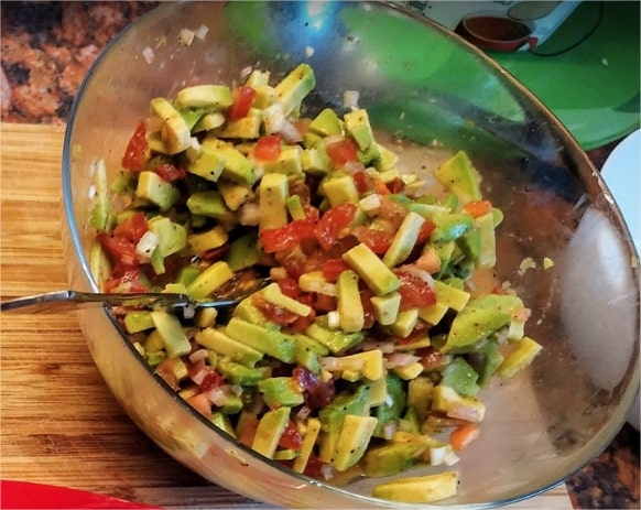 Classic Guacamole Salad