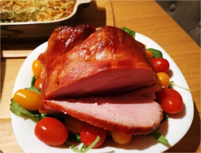 Add the Gammon joint on a serving plant and with a sharp knife slice to serve Large Gammon Joint