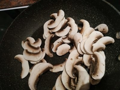Mini Fathead Chorizo & Mushrooms Pizzas Sliced mushrooms to be grilled